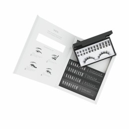 Set of false eyelashes...