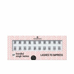 Set of false eyelashes...
